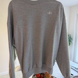 ALO Yoga Accolade Crewneck Sweater